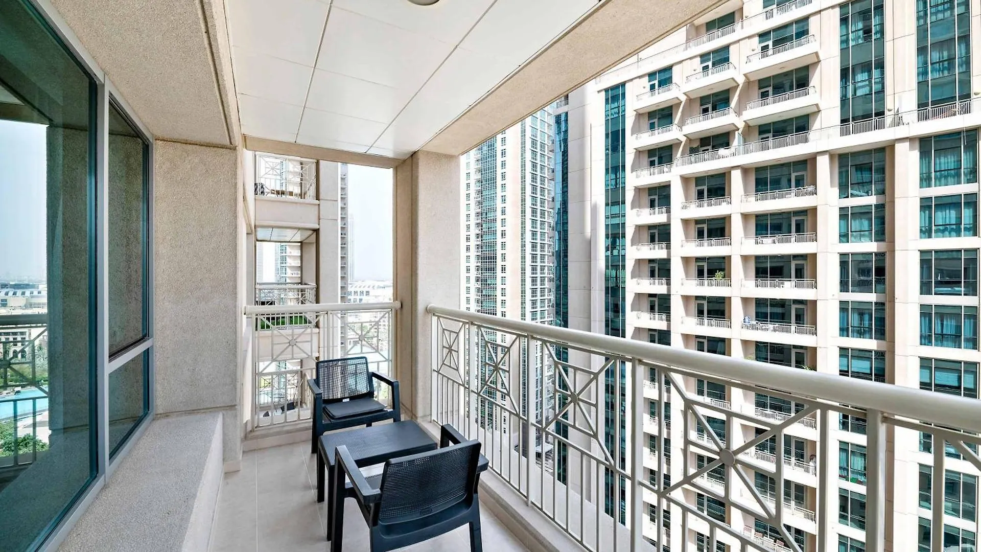 Silkhaus Chic 1Bdr With Patio Near Burj Khalifa Daire Dubai